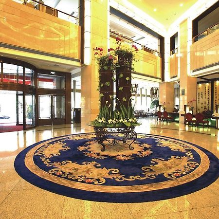 Yiwu Yi He Hotel Интерьер фото