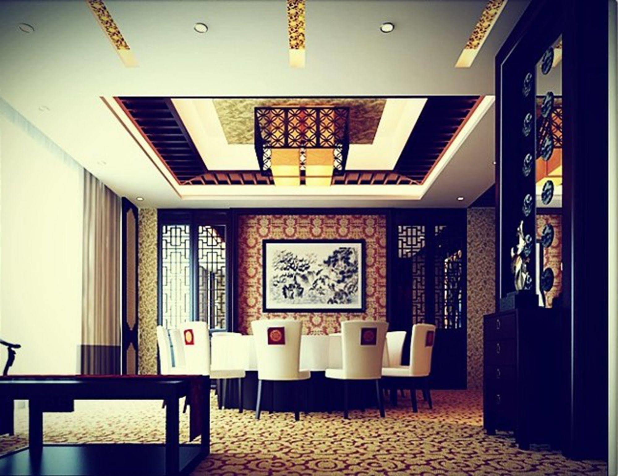 Yiwu Yi He Hotel Экстерьер фото